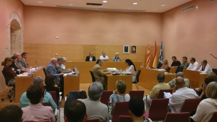 Un instante de un pleno municipal celebrado recientemente en el Ayuntamiento de Torredembarra. Foto: Cedida
