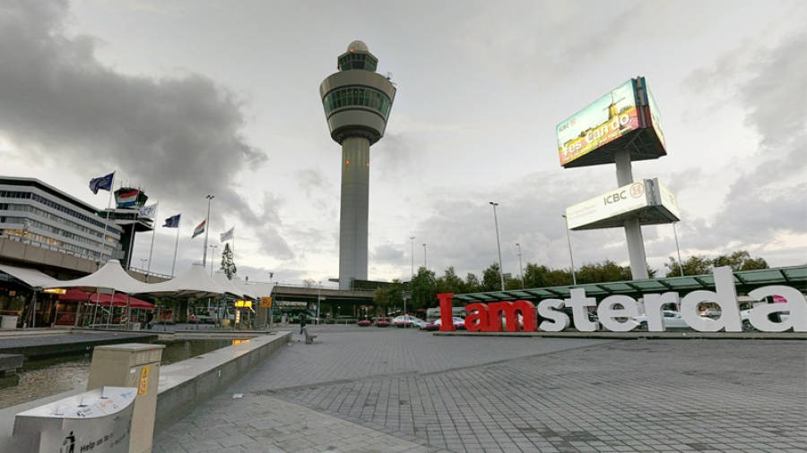 Los hechos ocurrieron en la zona comercial del aeropuerto de Schiphol en Ámsterdam. Foto: Google Maps
