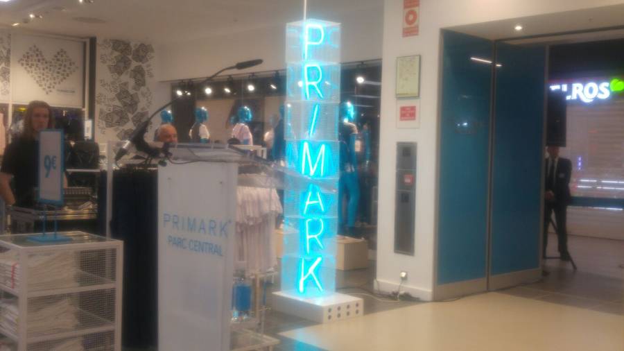 Interior de Primark Tarragona. Foto: N&uacute;ria Riu