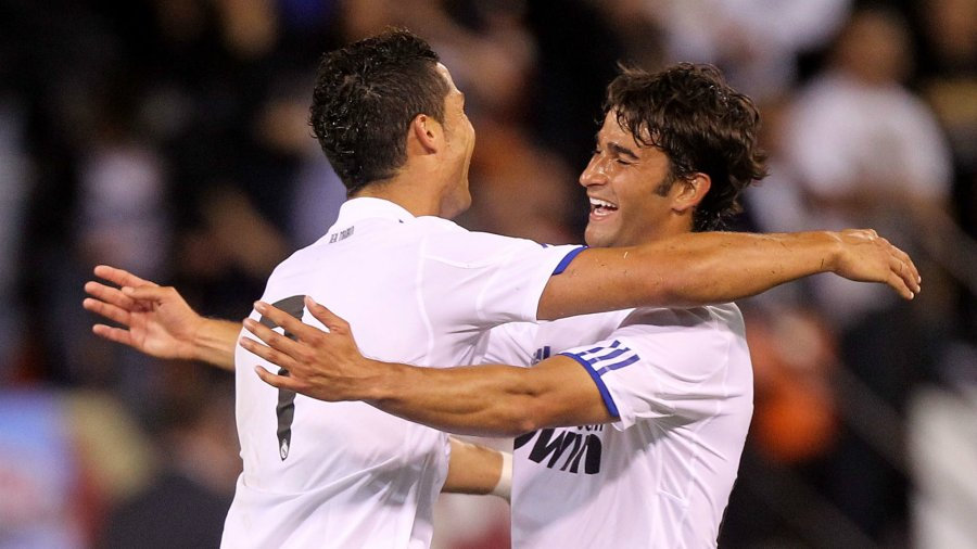 Tébar, celebrando un gol con Cristiano Ronaldo durante su etapa en el primer equipo del Real Madrid. FOTO: Goal.com