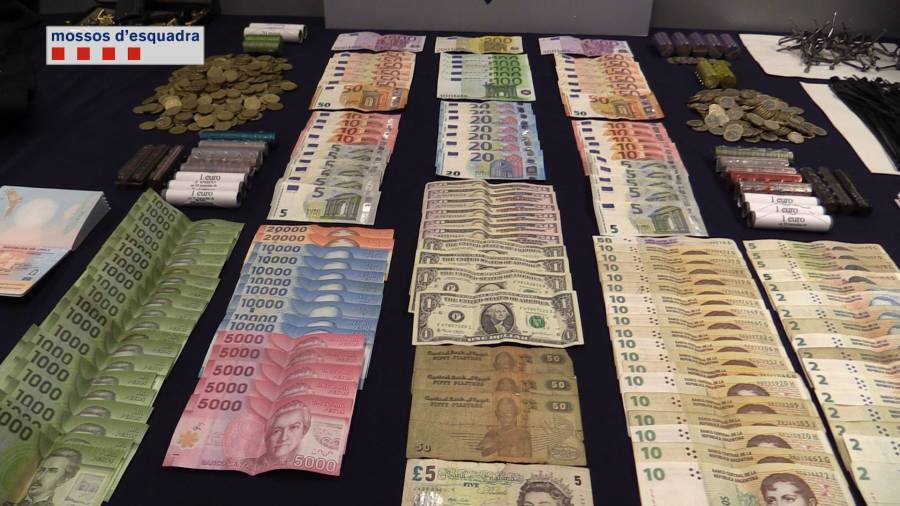 Detalle de los billetes interceptados por los Mossos. Foto: Mossos