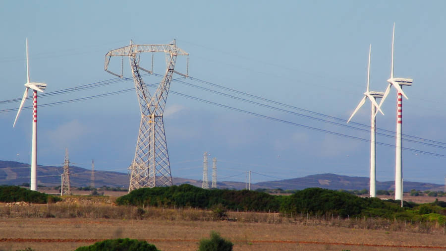 La línea evacuará energía de parque eólicos