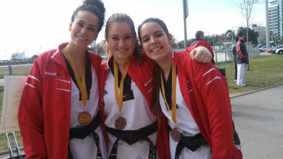 Imagen de las tres participantes del Chois Sport de Reus que compitieron en Barcelona. Foto: Cedida