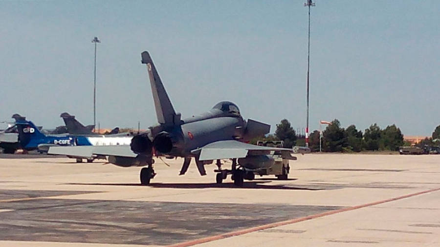 Avión en la base aérea de Albacete. Foto: Google Maps