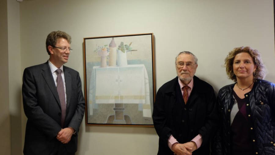 L'alcalde de Tortosa, Ferran Bel, amb el pintor Francesc Todó, i la regidora de Cultura, Dolors Queralt, en una imatge del maig del 2016 quan l'artista va cedir un dels seus quadres al fons del Museu de la ciutat.