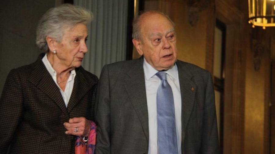El expresidente de la Generalitat, Jordi Pujol, con su esposa, Marta Ferrusola, en una imagen de archivo