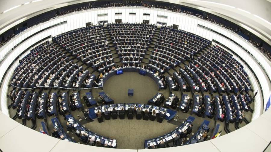 El hemiciclo del Parlamento Europeo ha aprobado por amplia mayoría la aplicación del CETA. Foto: EFE