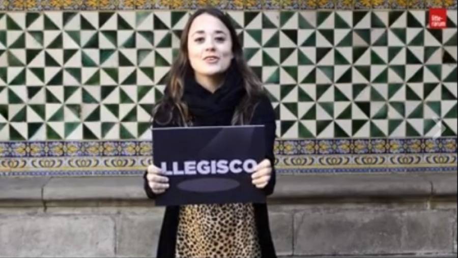 Imatge del vídeo promocional on es pot veure la diversitat del català conjugant el verb ´llegir´. Foto: litterarum