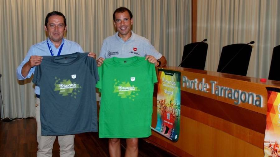 Joan Basora y Juanan Fernández, en la presentación del Skoda Triathlon Series Tarragona Foto: CEDIDA