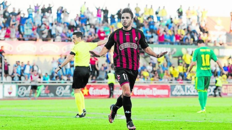 Fran Carbia ya le marcó al Cádiz en el partido de la primera vuelta. Foto: Alba Mariné