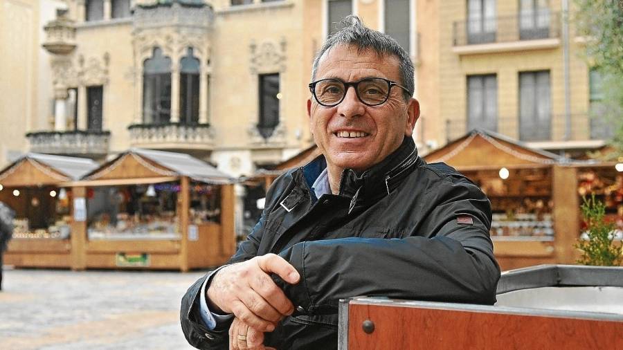 Jordi Bros, días atrás en la Plaça Mercadal de Reus. FOTO: ALFREDO GONZÁLEZ