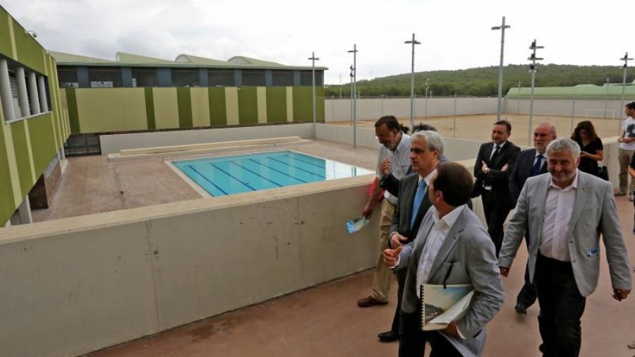 Imagen de la piscina exterior de la cárcel. Foto: Lluís Milián