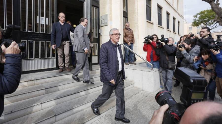 Imatge d'arxiu de l'alcalde de Tarragona, Josep Fèlix Ballesteros, sortint del Palau de Justicía després de declarar com a investigat. FOTO: PERE FERRÉ