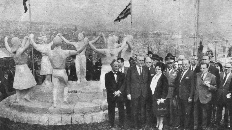 La inauguración del monumento. FOTO: FUNDACION CAÑAS