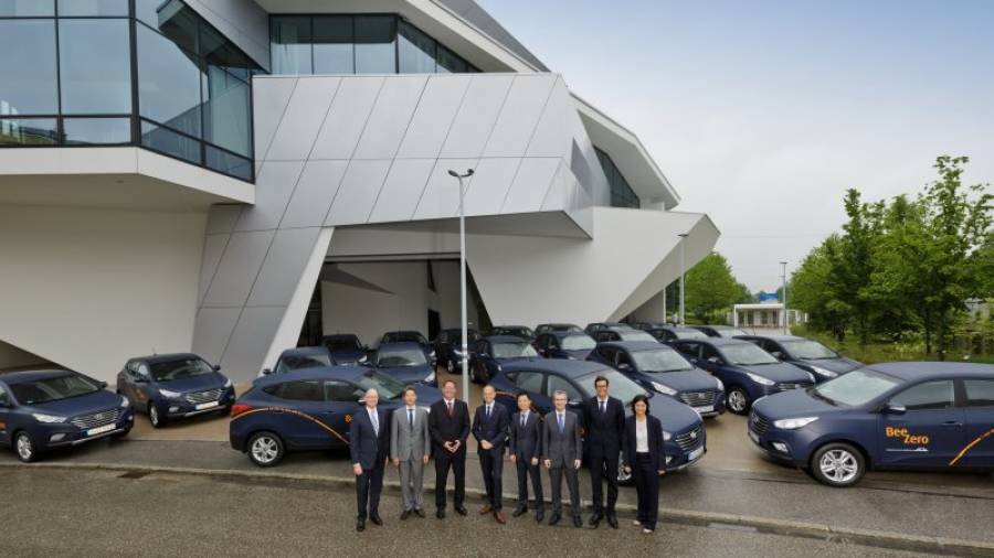 Hyundai Motor ha hecho entrega de 50 unidades del ix35 Fuel Cell a The Linde Group en Munich.