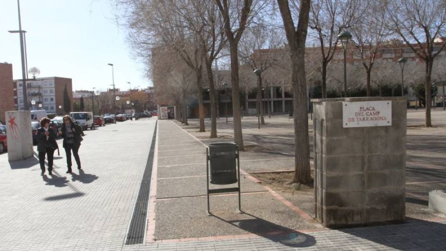 Los hechos ocurrieron en esta zona de Torreforta, en el cruce de las calles Amposta y Prades. Foto: Lluís Milián