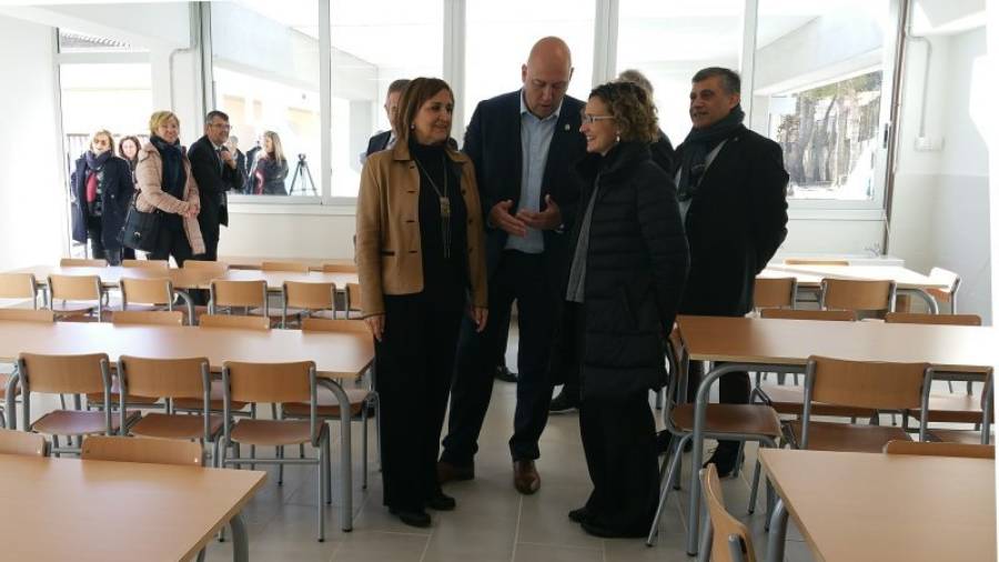 Inauguració del nou menjador escolar a càrrec de la consellera Meritxell Ruiz.