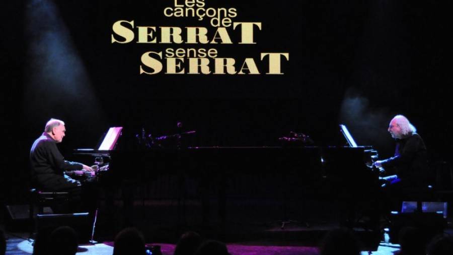 Ricard Miralles i Josep Mas Kitflus són els pianistes que acompanyen a Joan Manel Serrat a totes les gires i concerts.