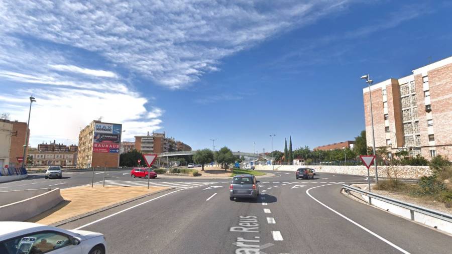 Tramo de la T-11 situado entre les Gavarres y Tarragona, en los barris de Ponent. Fuente: Google Maps
