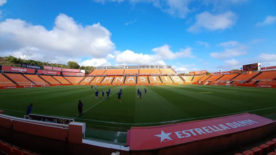 El Nou Estadi, preparado para una nueva jornada de liga.