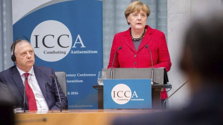 Angela Merkel, en la conferencia de la Coalición Interparlamentaria para Combatir el Antisemitismo. Foto: EFE
