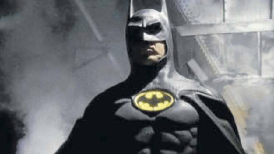 Batman, el hombre murciélago, hijo de padres ricos, representaba tanto la sed de venganza como el deseo de orden frente al caos