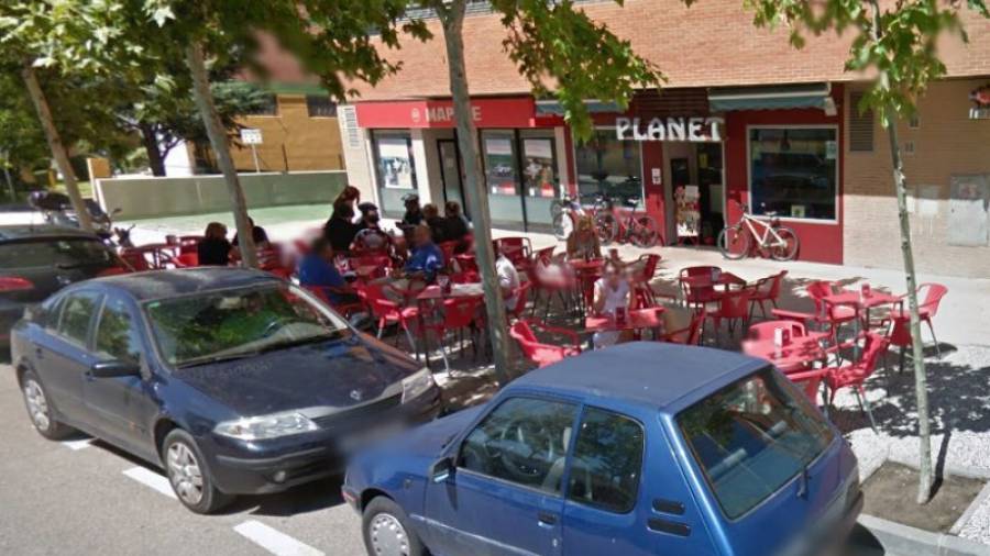 Las dos personas fueron halladas con signos de violencia en el bar Planet, ubicado en el número 80 del Camino del Pilón