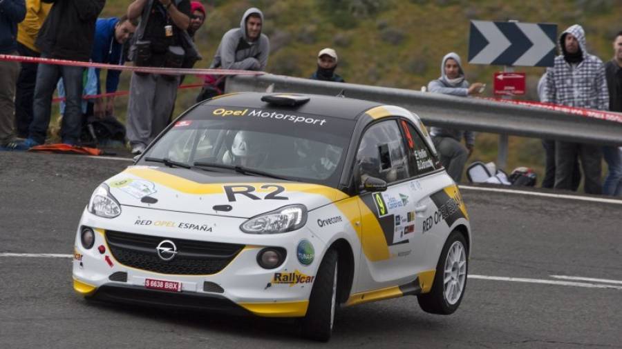 El equipo Red Opel España que competirá con dos unidades del ADAM R2 en el Campeonato de Rallyes de Asfalto 2015.