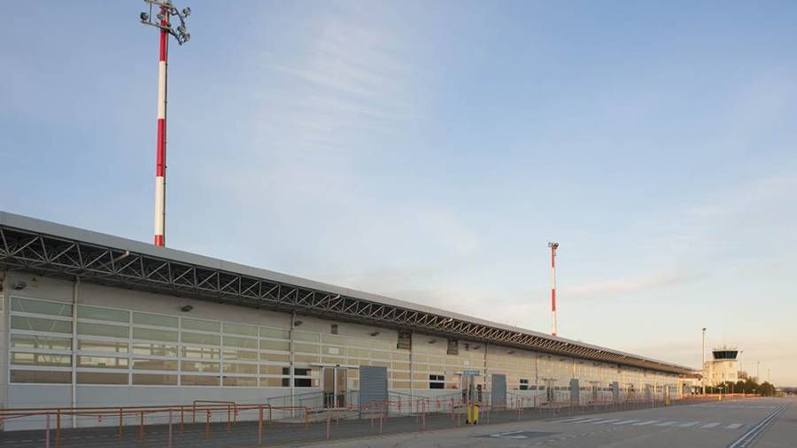 Imagen de la plataforma de estacionamiento de aviones del Aeropuerto de Reus. Foto: Cedida