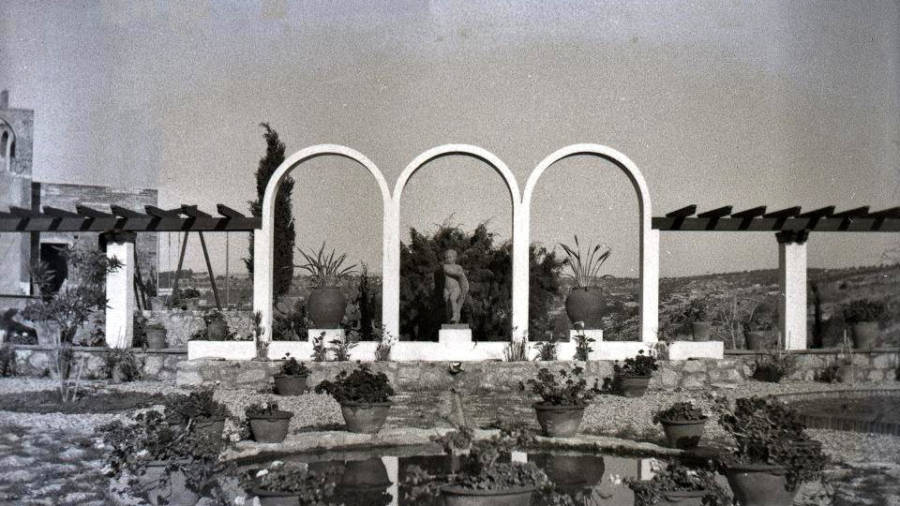 Anys 50. Els jardins del Mas Mic&oacute; al Cam&iacute; de la Cuixa. Foto: Arxiu Carles Mic&oacute; Cornad&oacute; / Tarragona Antiga