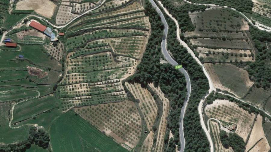 Entorn del punt quilomètric 6 de la carretera T334, a prop d'Horta de Sant Joan, on es van produir els fets, en una finca rural.