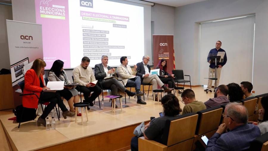 Imagen del debate de ayer en la sede de los Serveis Territorials de Cultura de Tarragona. Foto: Pere Ferré