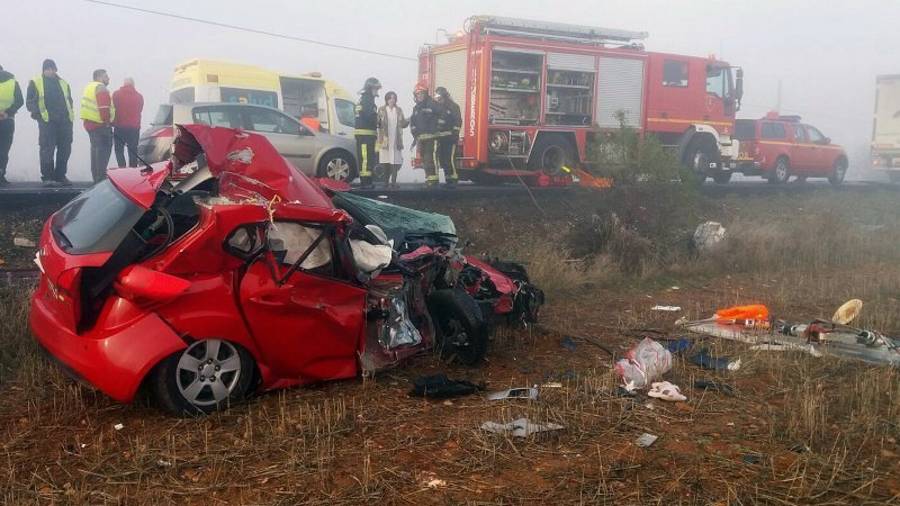 Choque frontal producido el pasado 29 de diciembre en Zaragoza. Una persona perdió la vida en el accidente. Foto: EFE