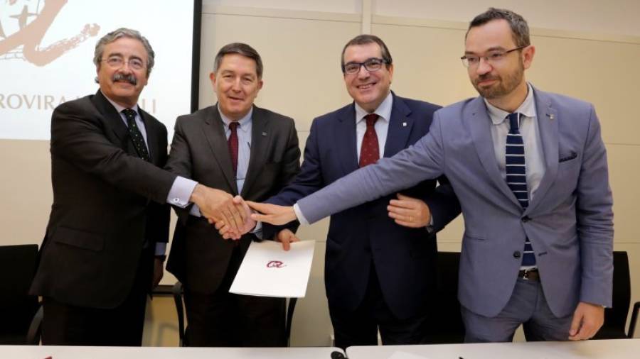Kim Faura, Josep Anton Ferré, Jordi Jané y Frederic Adán, ayer en la firma del convenio. Foto: Lluís Milián