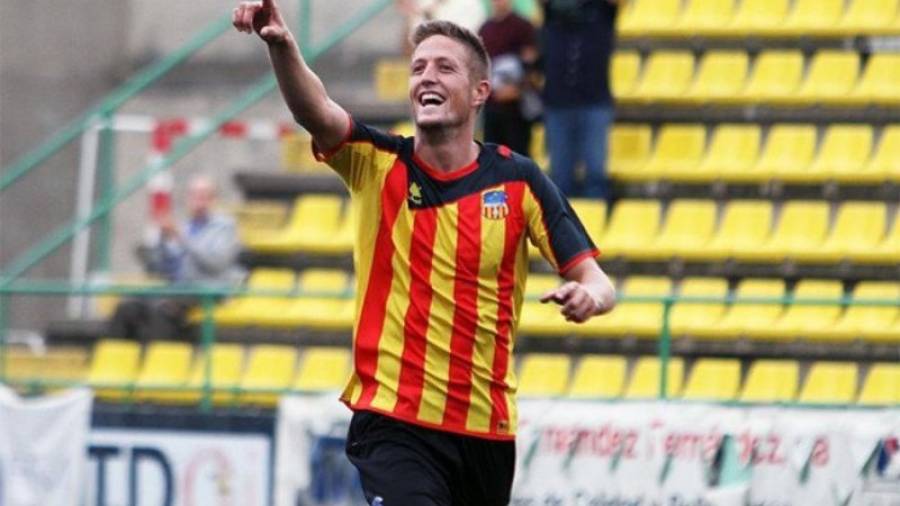 El delantero del Reus, Edgar Hernández, celebra un gol en su etapa en el Sant Andreu. Foto: Vavel
