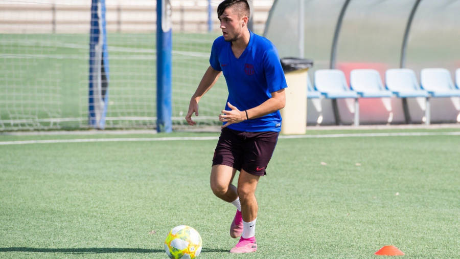 Jaume Jardí, durante la sesión de entrenamiento de este lunes en la Ciudad Deportiva del Barça. FOTO: FC BARCELONA