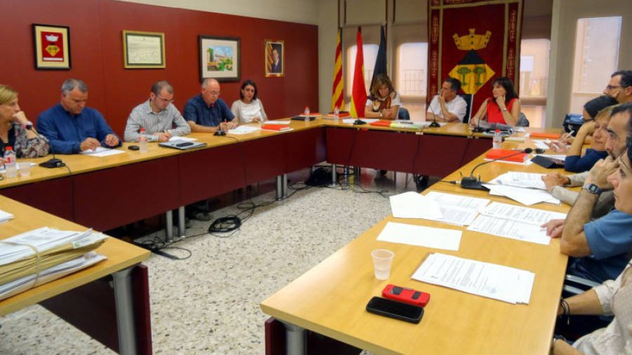 Imatge del plenari de l'Ajuntament de Vandellòs i l'Hospitalet de l'Infant celebrat el 29 de setembre de 2015. Foto: Aj. Vandellòs i L'Hospitalet de l'Infant