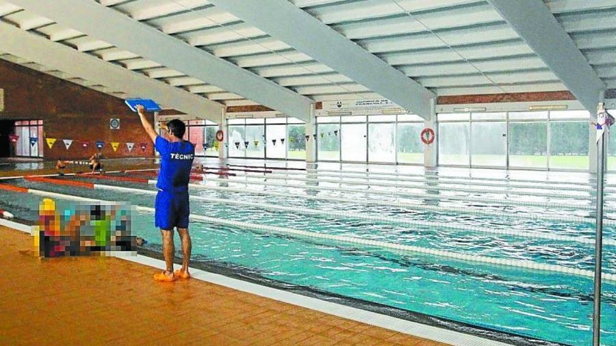 El estudio analizó la piscina principal y la secundaria, así como las duchas y vestuarios. Foto: Lluís Milán