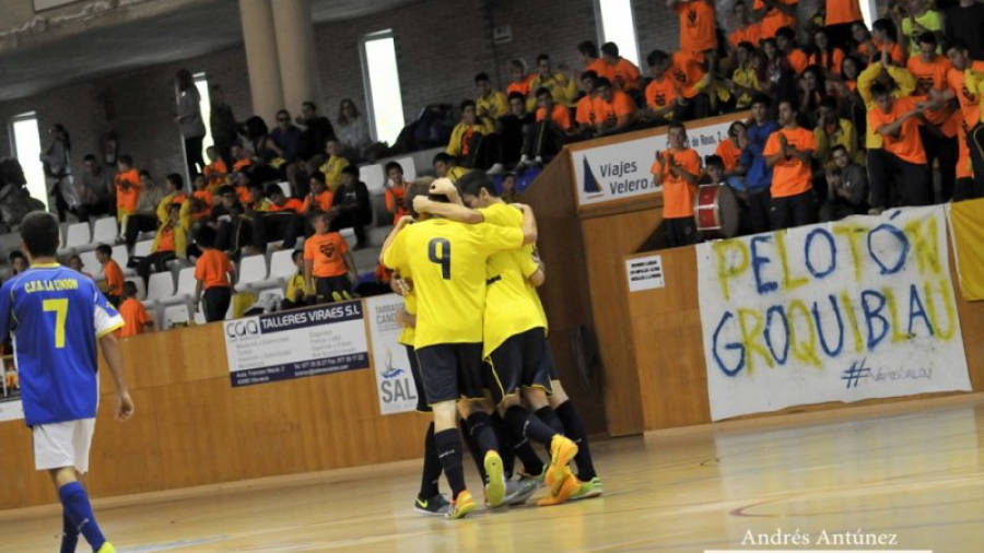 Los jugadores del Salou FS celebran gol. Foto: Salou FS