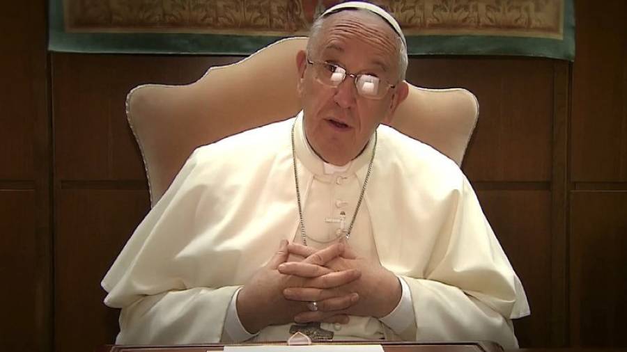 El papa Francisco, durante una grabación rodada en español, en la que llama a entablar ´un diálogo entre religiones´. Foto: efe