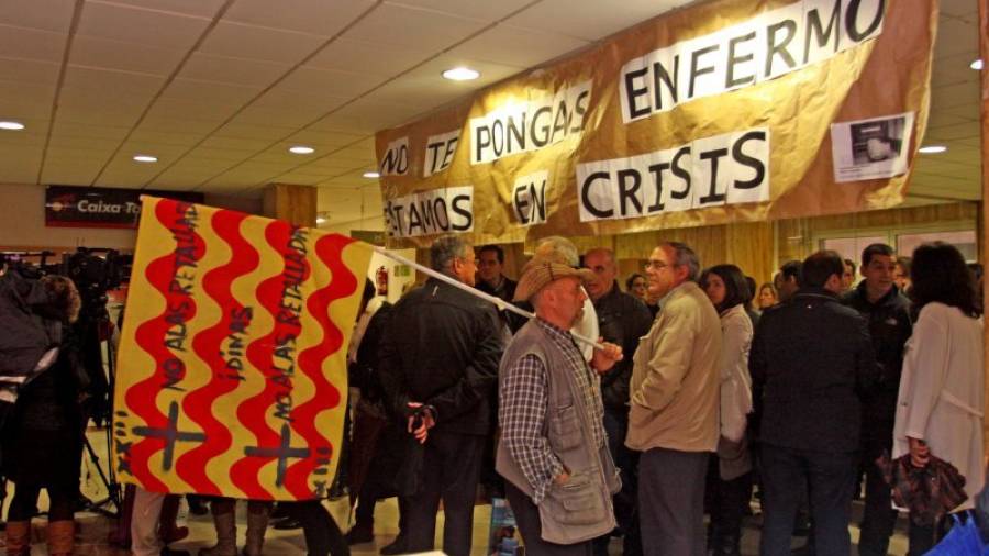 Una de las numerosísimas protestas por los recortes en el Hospital Joan XXIII de Tarragona. Foto: lluís milián
