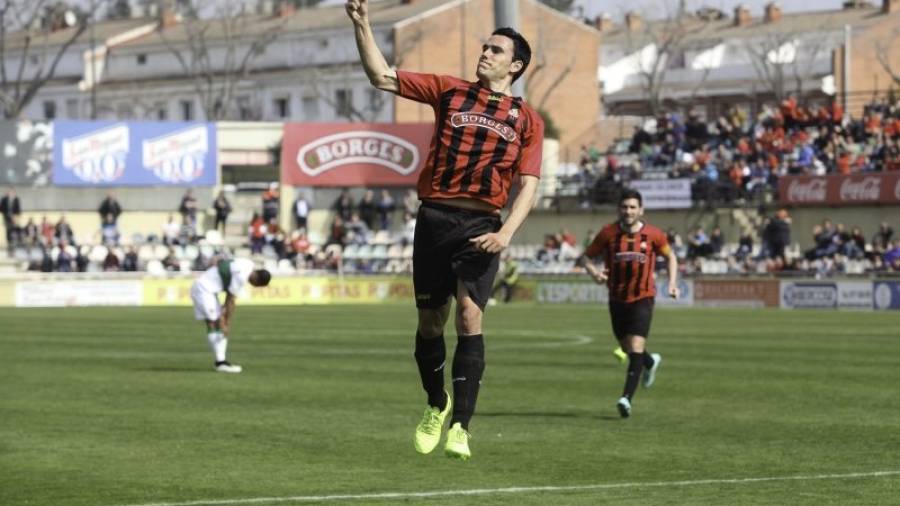 Ramon Folch celebra uno de los dos goles que ha anotado esta pasada temporada. Foto: Alba Mariné