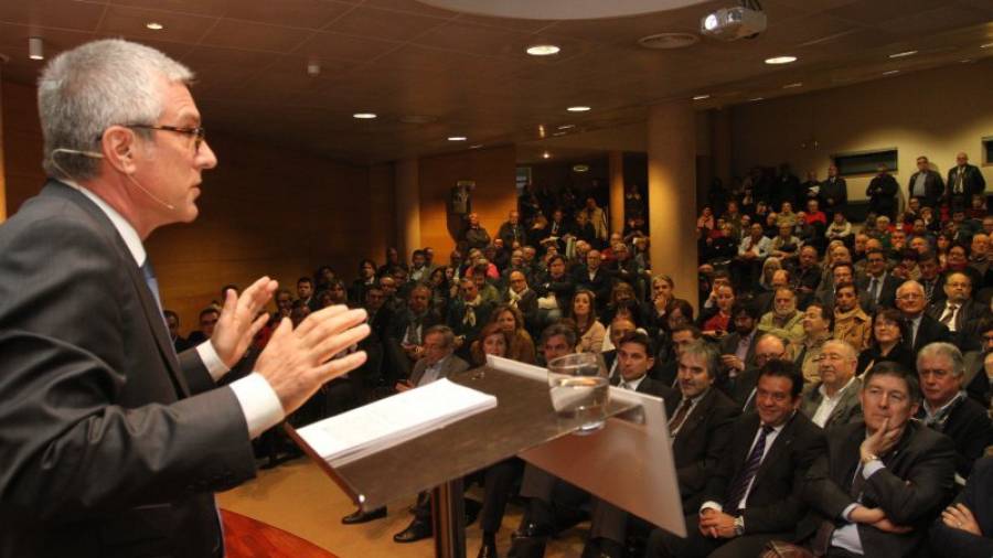 El alcalde Ballesteros, durante la conferencia que pronunció el pasado martes por la tarde. Foto: Lluís Milián