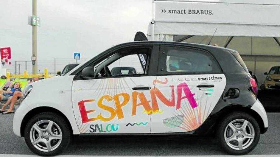 Un Smart con el nombre de Salou y España, en Hamburgo, donde se hizo el anuncio. Foto: Mercedes-Benz-Passion.com
