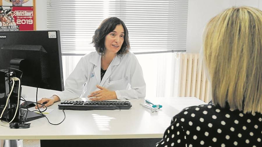 La doctora Anna Pellis&eacute; en su consulta del Hospital Joan XXIII de Tarragona. FOTO: Pere Ferr&eacute;