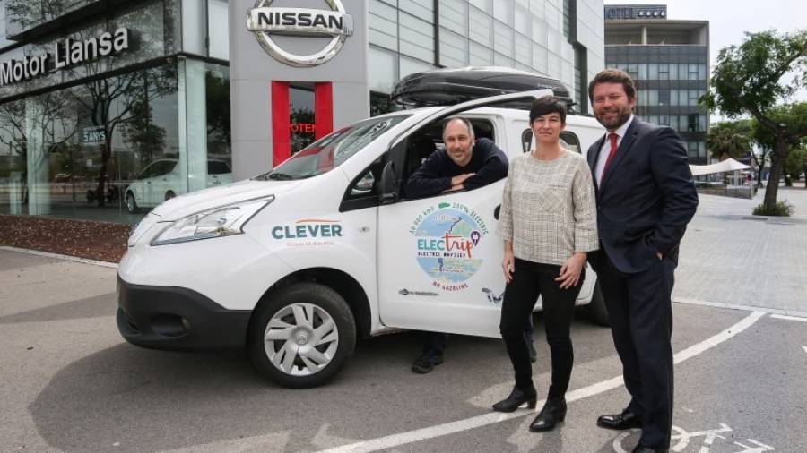 El viaje ha partido esta mañana de la sede de Nissan en Barcelona, donde la marca fabrica en exclusiva la furgoneta e-NV200.
