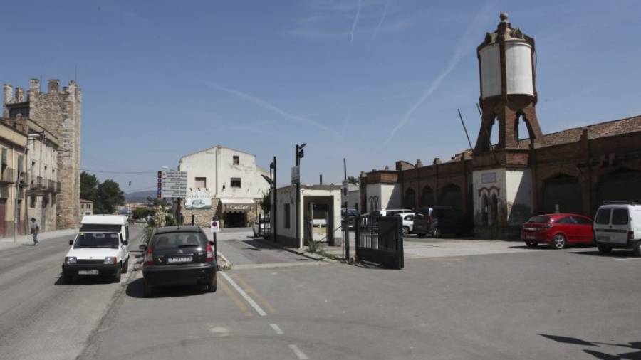 Imatge del Celler Cooperatiu de Montblanc, situat a la Muralla de Santa Tecla. Foto: Alba Mariné / DT