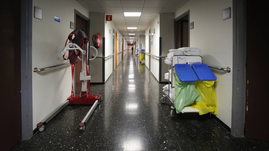 Imagen del pasillo de un hospital de la ciudad de Tarragona. FOTO: PERE FERRÉ