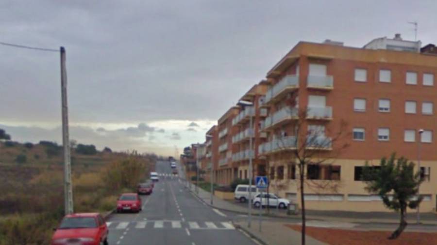 Els vehícles estaven estacionats al carrer Valls de Constantí. Foto: Google Street View