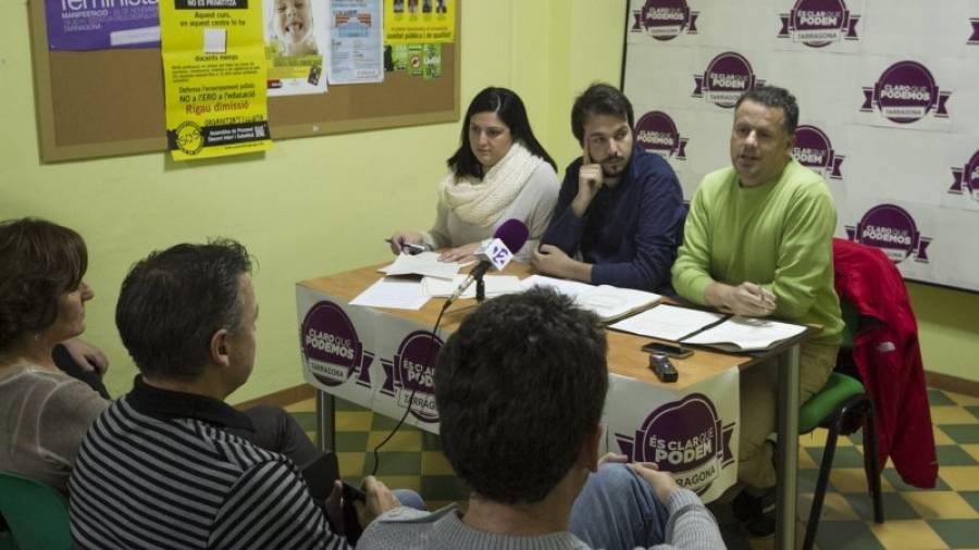 Imagen de la comparecencia que ayer realizó la candidatura liderada por Toni Carmona 'És Clar que Podem'. Foto: Pere Ferré